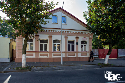 2/2 belarus_pinsk_karalin_sinahoha_2023_fota_novy_czas__2__logo.jpg