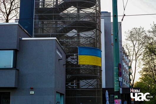 12/12 berlin1_logo.jpg