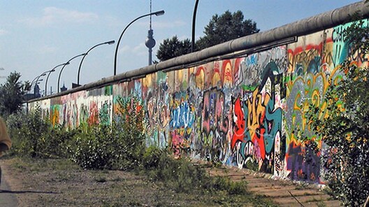 berlinwall.jpg berlinwall.jpg