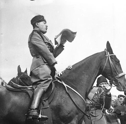 By Bundesarchiv, Bild 102-08300 / CC-BY-SA 3.0, CC BY-SA 3.0 de, https://commons.wikimedia.org/w/index.php?curid=5414192 By Bundesarchiv, Bild 102-08300 / CC-BY-SA 3.0, CC BY-SA 3.0 de, https://commons.wikimedia.org/w/index.php?curid=5414192