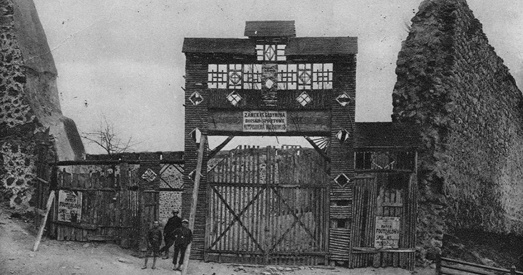 Як Лідскі замак ператварылі ў футбольны стадыён