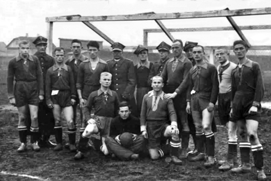 1939. Лідская каманда «Літавор», названая ў гонар героя паэмы Адама Міцкевіча «Гражына» 1939. Лідская каманда «Літавор», названая ў гонар героя паэмы Адама Міцкевіча «Гражына»
