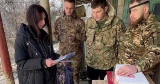 Дзеці з нядзельнай школы гродзенскага сабора пішуць лісты акупантам