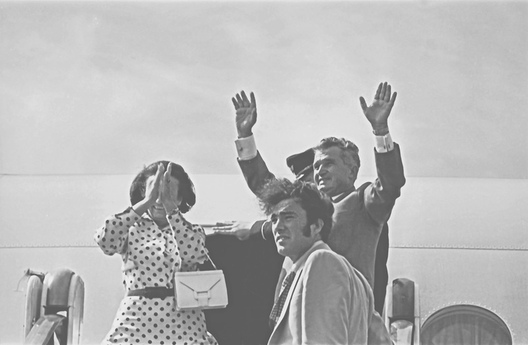 Ніку Чаўшэску з бацькамі. Фота: Ion Chibzii, commons.wikimedia.org Ніку Чаўшэску з бацькамі. Фота: Ion Chibzii, commons.wikimedia.org