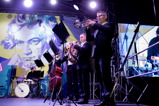 classic4.jpg classic4.jpg