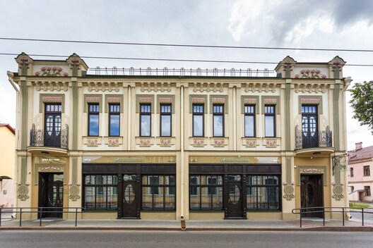 dom_s_liliyami_grodno_bnb_bank_01.jpg dom_s_liliyami_grodno_bnb_bank_01.jpg