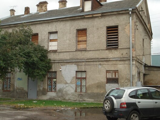 1/2 dom_s_liliyami_grodno_bnb_bank_staryiy_02.jpg