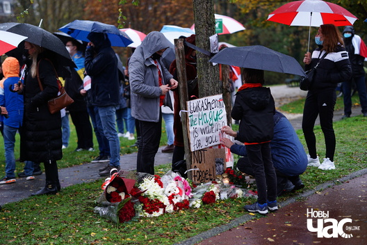 5/17 dsc04325_logo.jpg