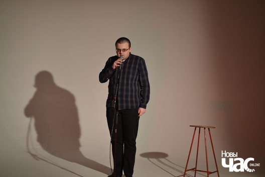 10/17 dsc_0133_2_logo.jpg