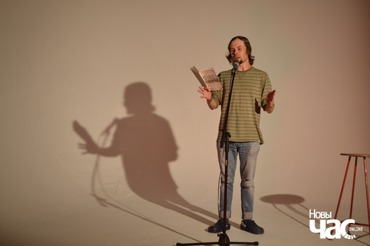 13/17 dsc_0150_logo.jpg