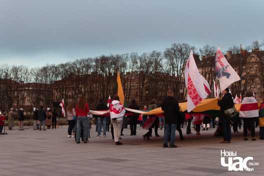 2/6 dsc_1034_logo.jpg