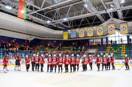 У Гродне затрымалі некалькі дзясяткаў заўзятараў мясцовага хакейнага клуба. Ілюстрацыйнае фота: hcneman.by У Гродне затрымалі некалькі дзясяткаў заўзятараў мясцовага хакейнага клуба. Ілюстрацыйнае фота: hcneman.by