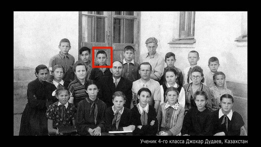 Джахар Дудаеў у дзяцінстве Джахар Дудаеў у дзяцінстве