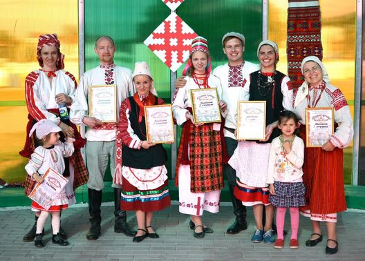 Дыплом за традыцыйныя беларускія танцы ўдзельнікаў школы традыцыйнага танца з Гомеля Дыплом за традыцыйныя беларускія танцы ўдзельнікаў школы традыцыйнага танца з Гомеля