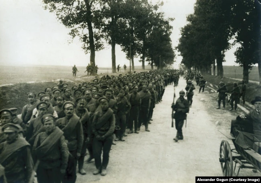Расейскія палонныя каля польскага горада Ломжа, 1915 Расейскія палонныя каля польскага горада Ломжа, 1915