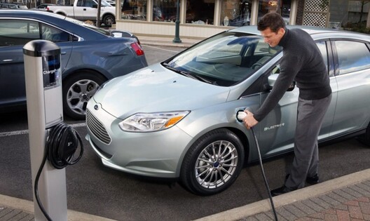 e_lektromobil__foto_04.jpg e_lektromobil__foto_04.jpg