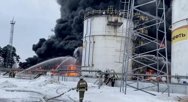 Праз атакі УСУ у Расіі даражэе паліва? Як атакі УСУ на расійскія НПЗ паўплывалі на расійскі рынак паліва