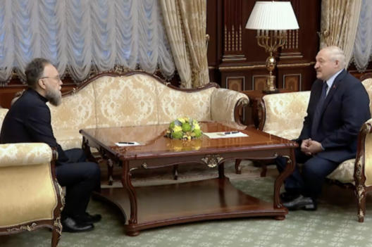 Дугін і Лукашэнка. Фота прэс-службы Лукашэнкі Дугін і Лукашэнка. Фота прэс-службы Лукашэнкі