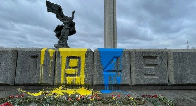 Латвія працягвае дэмантаваць савецкія помнікі У Рызе дэмантуюць савецкую спадчыну