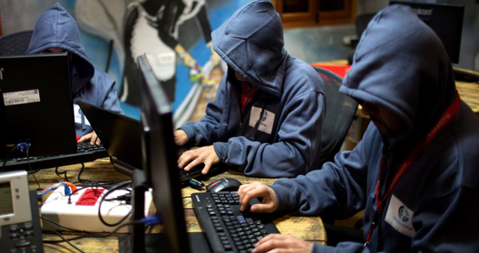 fabriki_trolley.png fabriki_trolley.png