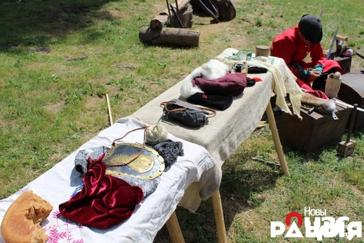 2/12 fest_4_logo.jpg