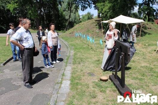 3/12 fest_5_logo.jpg