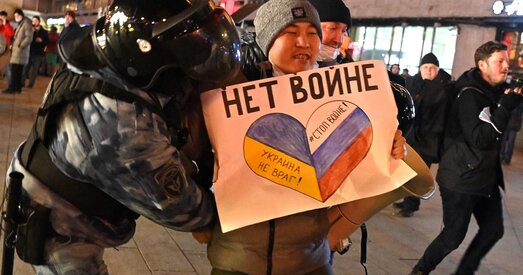 Апазіцыя заклікала расійцаў на антываенныя мітынгі і падпальваць ваенкаматы
