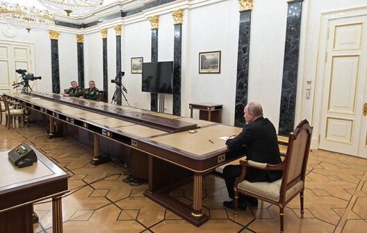 Пуцін на сустрэчы з міністрам абароны Сяргеем Шайгу і начальнікам Генеральнага штаба Узброеных сіл Расіі Валерыем Герасімавым 27 лютага 2022 г. Пуцін на сустрэчы з міністрам абароны Сяргеем Шайгу і начальнікам Генеральнага штаба Узброеных сіл Расіі Валерыем Герасімавым 27 лютага 2022 г.