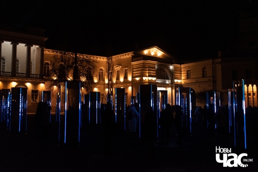 1/3 fota__svetavoe_szou__video_architects__na_kascjole_svjatoha_kazimira_i__illumaphonium__u_palacy_prezidenta_3_logo.jpg