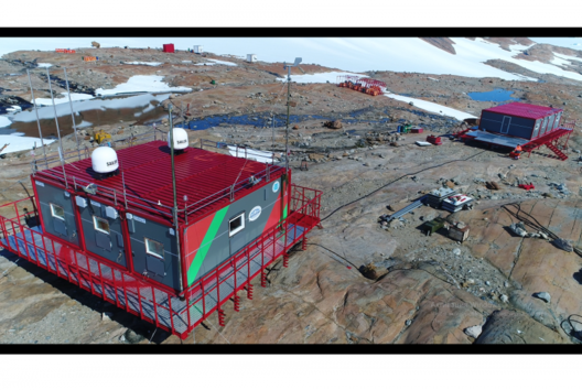 foto_bas5.png foto_bas5.png