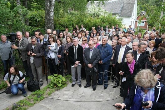 3/7 04_bykov_dacha.jpg