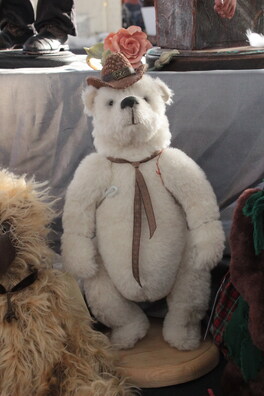 Класічны мішка Тэдзі да гэтай пары вельмі любімая цацка Класічны мішка Тэдзі да гэтай пары вельмі любімая цацка