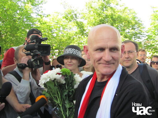 Сустрэча Алеся Бяляцкага на вакзале Сустрэча Алеся Бяляцкага на вакзале