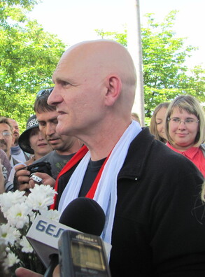 Сустрэча Алеся Бяляцкага на вакзале Сустрэча Алеся Бяляцкага на вакзале