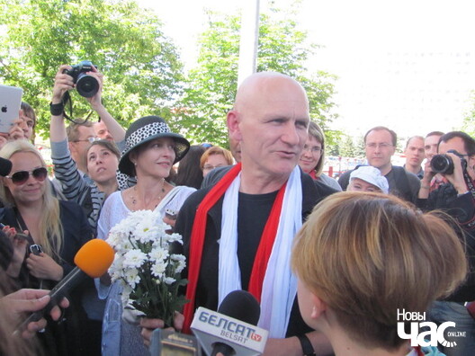 Сустрэча Алеся Бяляцкага на вакзале Сустрэча Алеся Бяляцкага на вакзале