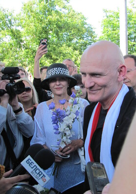 Сустрэча Алеся Бяляцкага на вакзале Сустрэча Алеся Бяляцкага на вакзале