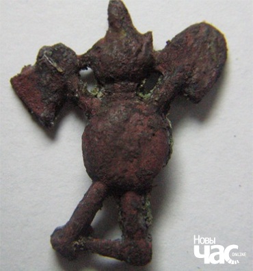 Эмблема інжынерных войскаў, знойдзеная ў Бабруйскай крэпасці ў 2008 г. Эмблема інжынерных войскаў, знойдзеная ў Бабруйскай крэпасці ў 2008 г.