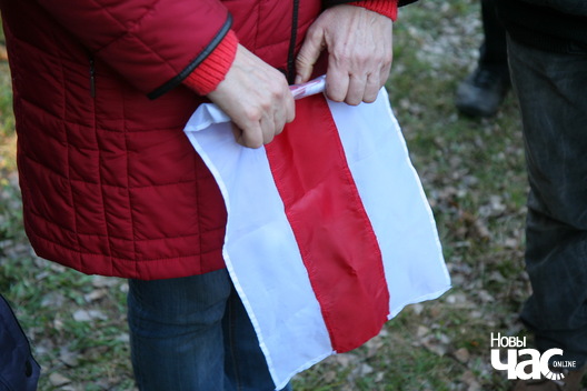 16/16 img_2944_logo.jpg