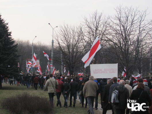 13/17 img_6479_logo.jpg