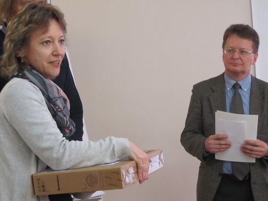 Пераможца спаборніцтва Наталля Катчанка з Нясвіжу атрымала ноўтбук. Пераможца спаборніцтва Наталля Катчанка з Нясвіжу атрымала ноўтбук.