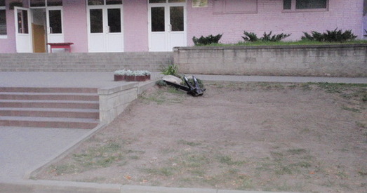 Пасля публікацый помнік мараку з Курска ля мінскай школы прыбралі (фота)