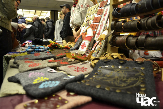 На кірмашы можна было набыць самыя разнастайныя рэчы На кірмашы можна было набыць самыя разнастайныя рэчы