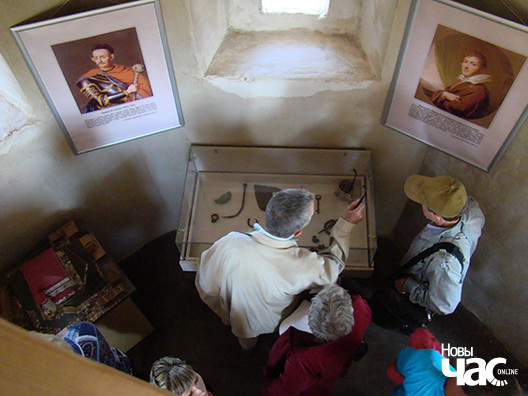 Першыя наведвальнікі экспазіцыі музея замка Першыя наведвальнікі экспазіцыі музея замка