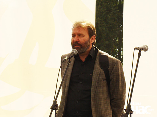 С.Тарасаў прэзентуе сваю кнігу пра гісторыю Беларусі С.Тарасаў прэзентуе сваю кнігу пра гісторыю Беларусі