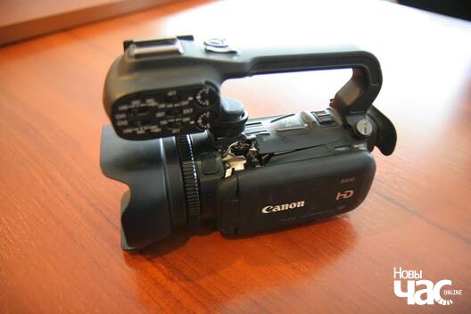 Пашкоджаная куляй відэкамера тэлежурналісткі Снежаны Патапчук, якая выратавала ёй жыццё Пашкоджаная куляй відэкамера тэлежурналісткі Снежаны Патапчук, якая выратавала ёй жыццё