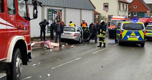 У Германіі аўтамабіль наехаў на ўдзельнікаў карнавалу. Пацярпелі не менш за 15 чалавек