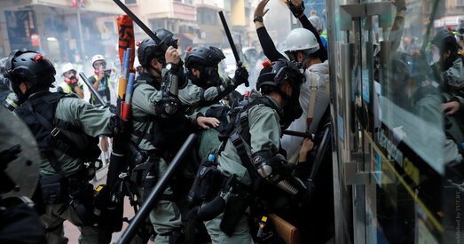 У Ганконгу не суцішваюцца шматтысячныя дэманстрацыі