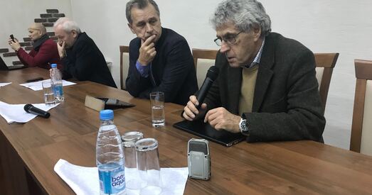 Расійскі апазіцыянер: «Калі вы будзеце страляць, Пуцін не пойдзе на анексію»