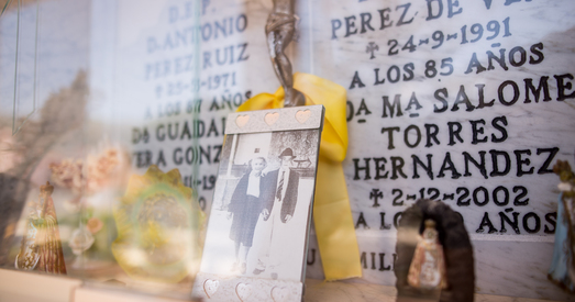 Магіла ў арэнду да 50 гадоў. Параўналі выгляд могілак у Беларусі і Гішпаніі