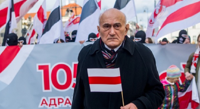 Зянон Пазьняк: Расія ўцягвае Беларусь у вайну з прычыны акупацыі яе тэрыторыі Зянон Пазьняк: Беларусь прайграла гібрыдную вайну Расіі і цяпер знаходзіцца пад акупацыяй